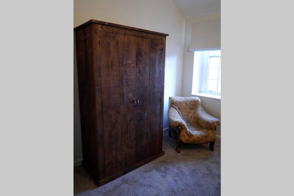 The Den Apartment Frome Exterior photo