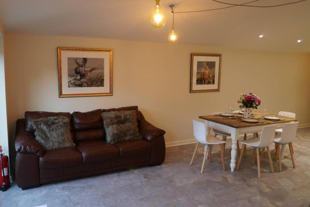 The Den Apartment Frome Exterior photo